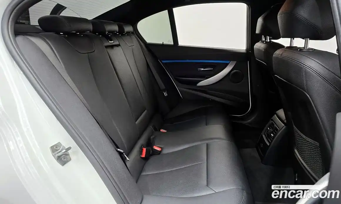 BMW 3-Series 2018 2.0 гидро, фото 17