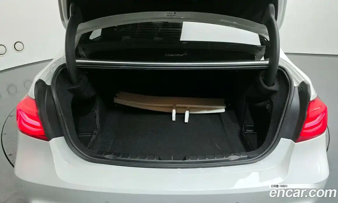 BMW 3-Series 2018 2.0 гидро, фото 21