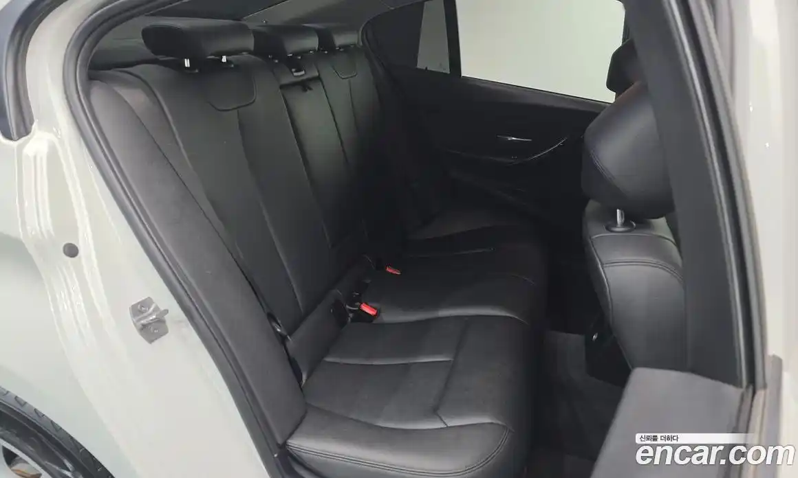BMW 3-Series 2018 2.0 гидро, фото 11
