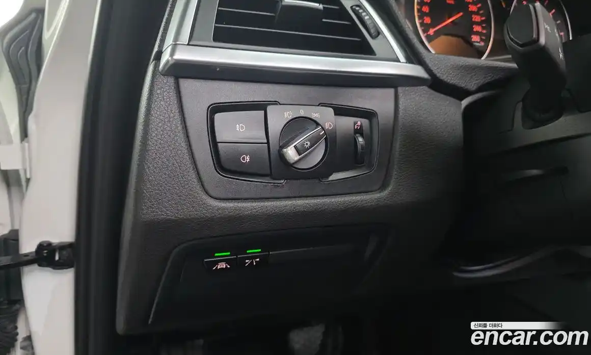 BMW 3-Series 2018 2.0 гидро, фото 16
