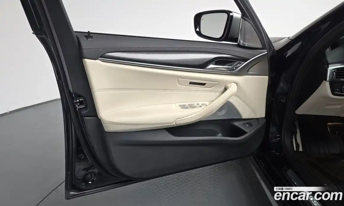 BMW 5-Series 2021 4.4 гидро, фото 14