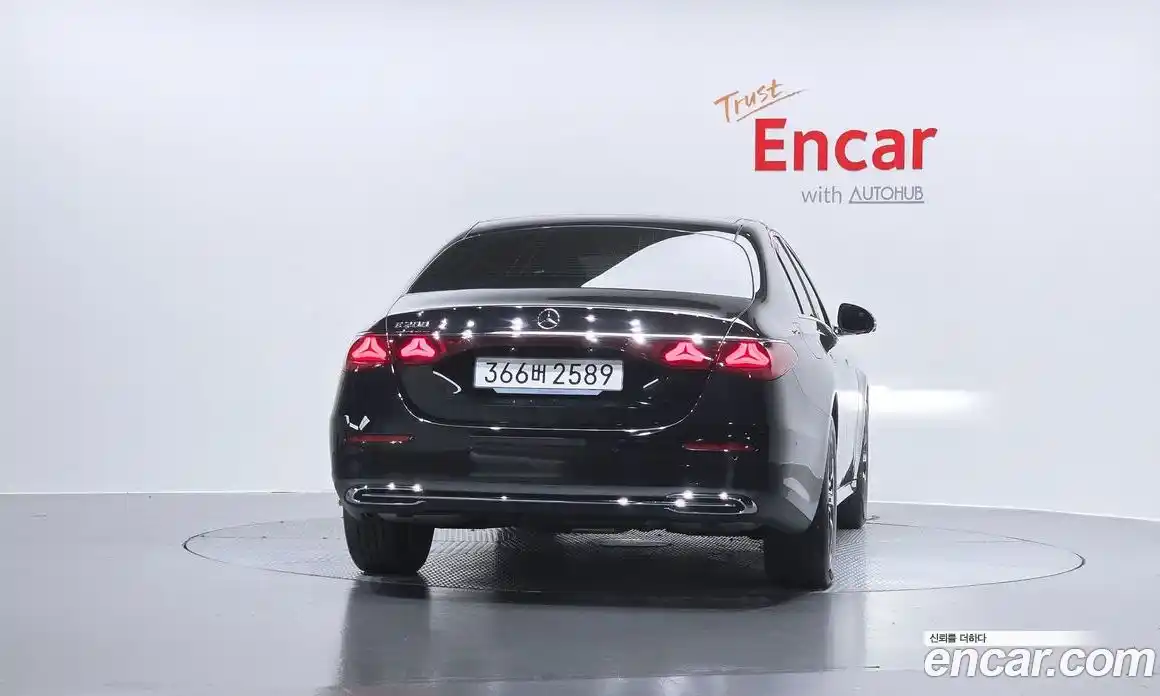 Mercedes-Benz E-Class 2025 2.0 гидро, фото 4