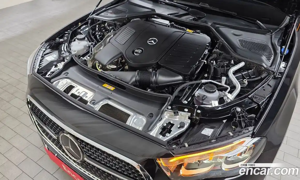 Mercedes-Benz E-Class 2025 2.0 гидро, фото 6
