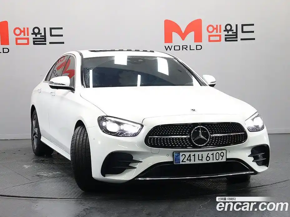 Mercedes-Benz E-Class 2023 2.0 гидро, фото 3