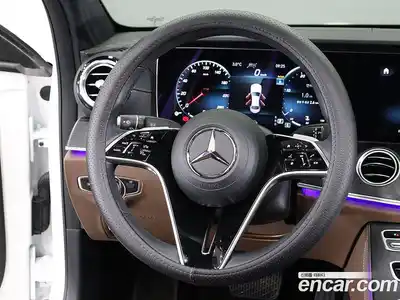 Mercedes-Benz E-Class 2023 2.0 гидро, миниатюра 7