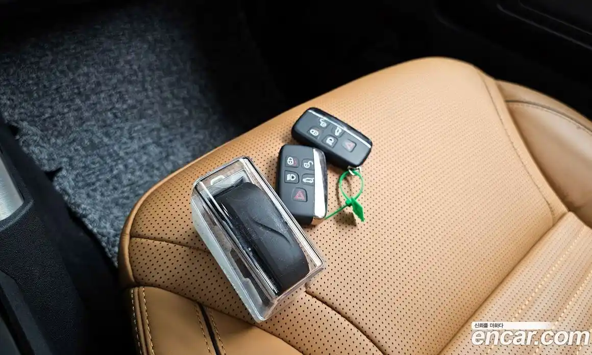 Land Rover Discovery 2017 3.0 автомат (гидро), фото 17
