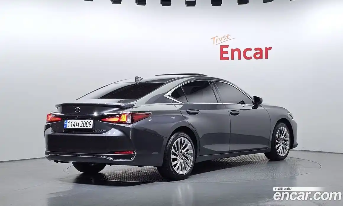 Lexus ES 2022 2.5 гидро, фото 2