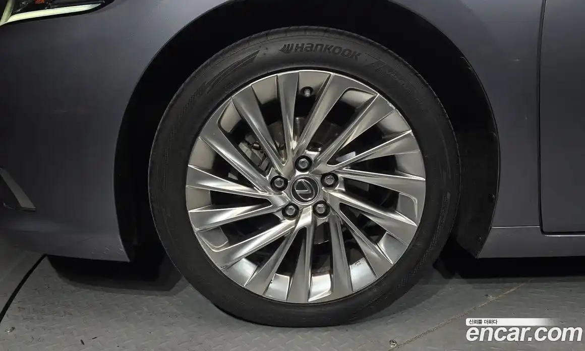Lexus ES 2019 2.5 гидро, фото 5