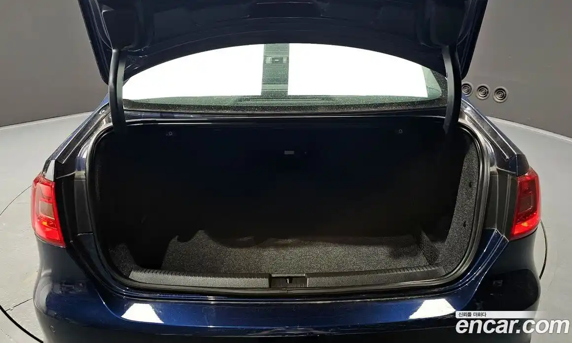Volkswagen Jetta 2014 1.6 автомат (гидро), фото 20