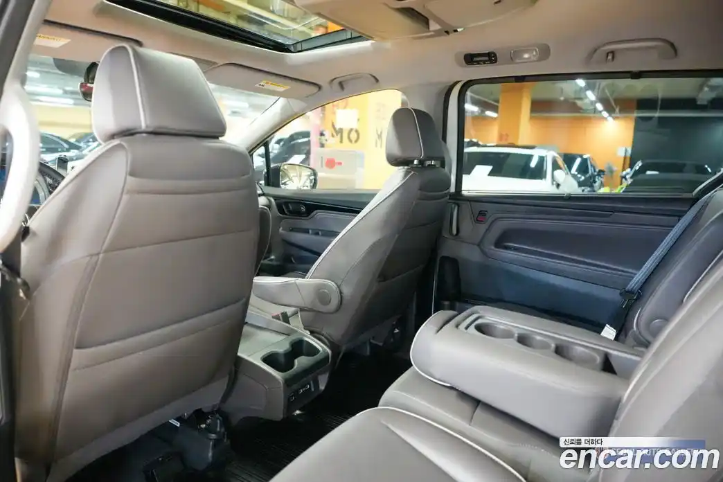 Honda Odyssey 2022 3.5 автомат (гидро), фото 19