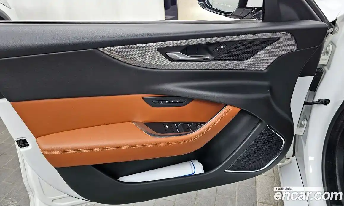 Jaguar XE 2020 2.0 гидро, фото 14