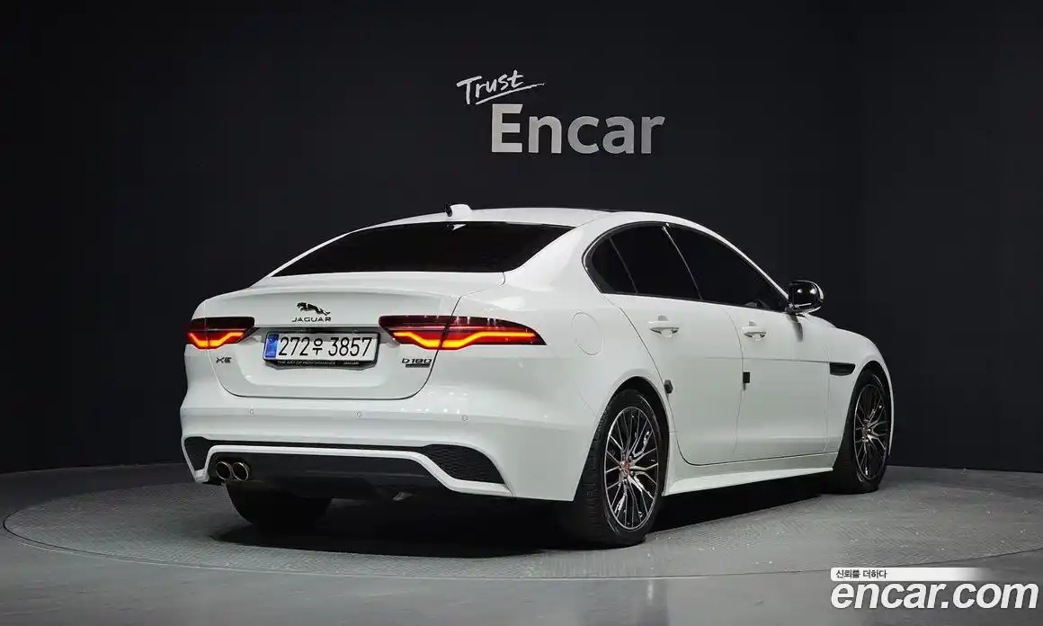 Jaguar XE 2020 2.0 гидро, фото 2