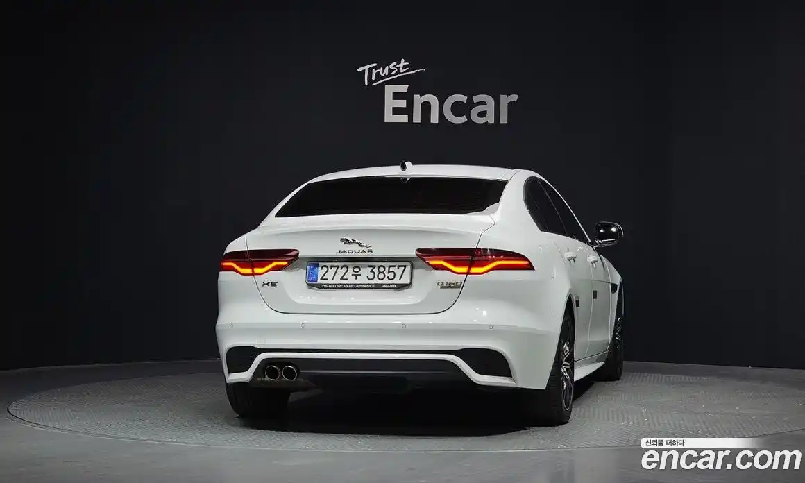 Jaguar XE 2020 2.0 гидро, фото 4