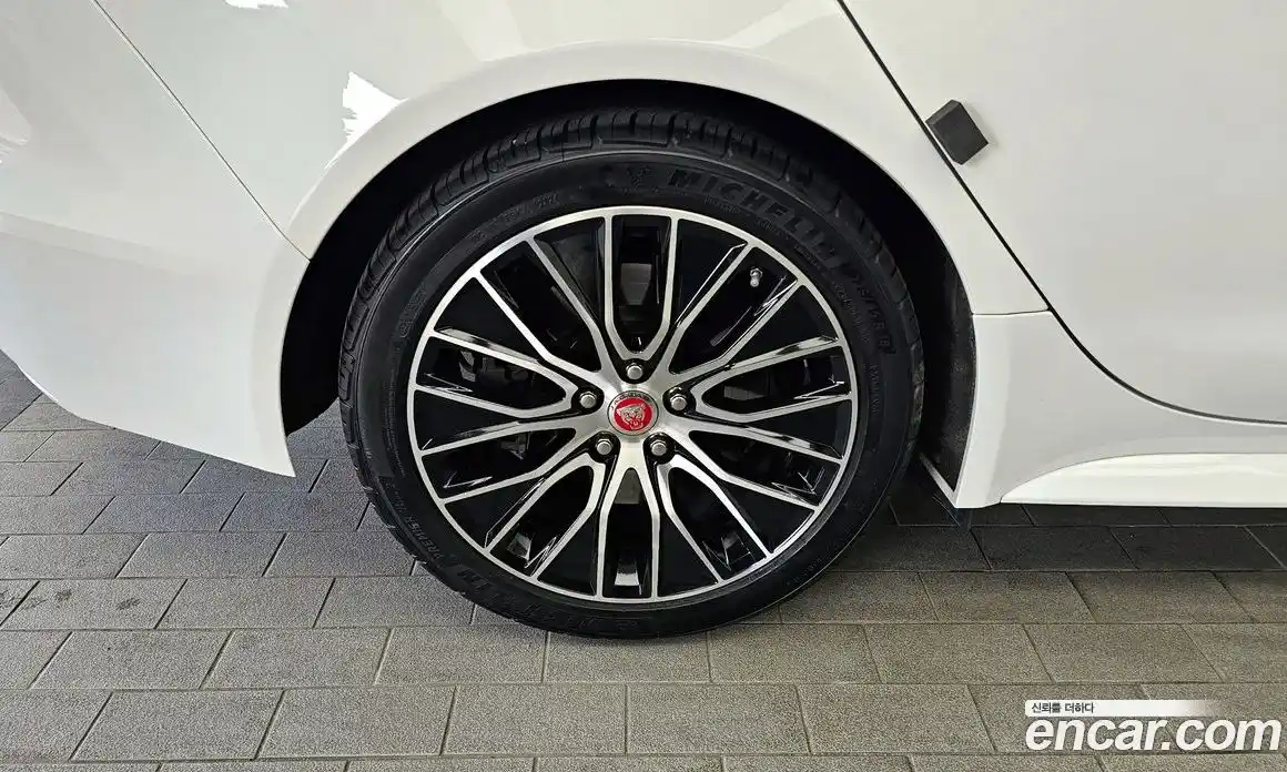 Jaguar XE 2020 2.0 гидро, фото 5
