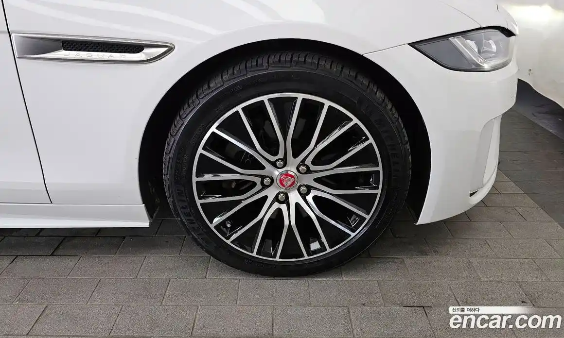 Jaguar XE 2020 2.0 гидро, фото 7