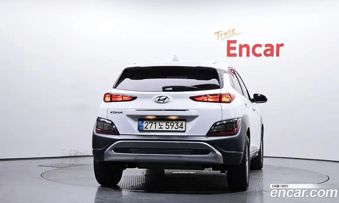 Hyundai Kona 2022 1.6 автомат (гидро), фото 4