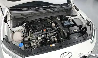 Hyundai Kona 2022 1.6 автомат (гидро), миниатюра 6