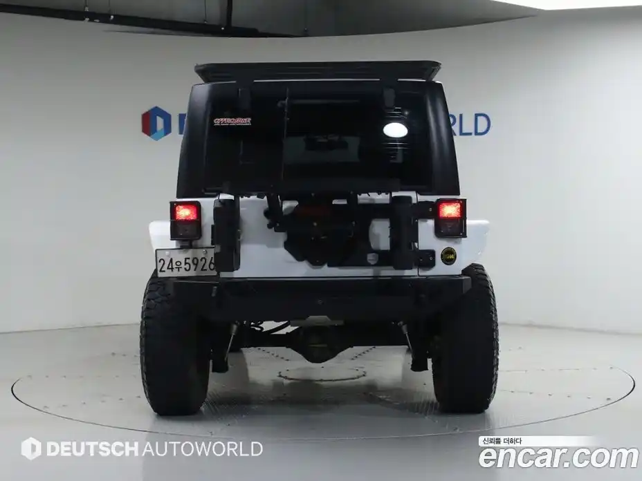 Jeep Wrangler 2017 3.6 автомат (гидро), фото 4