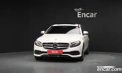 Mercedes-Benz E-Class 2019 2.0 автомат (гидро), миниатюра 3