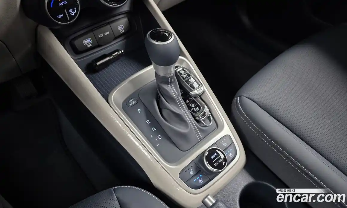 Hyundai Venue 2024 1.6 автомат (гидро), фото 12