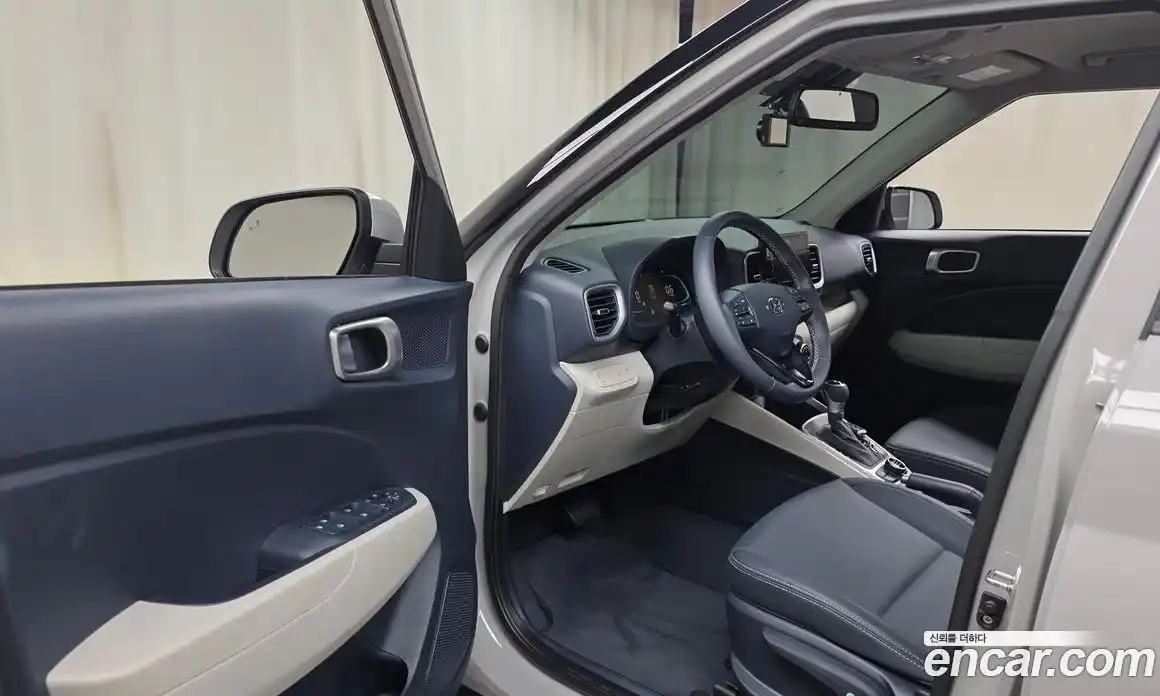 Hyundai Venue 2024 1.6 автомат (гидро), фото 13