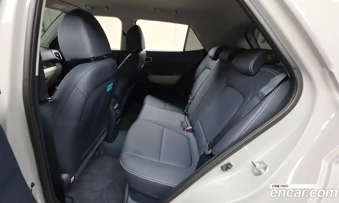 Hyundai Venue 2024 1.6 автомат (гидро), фото 16