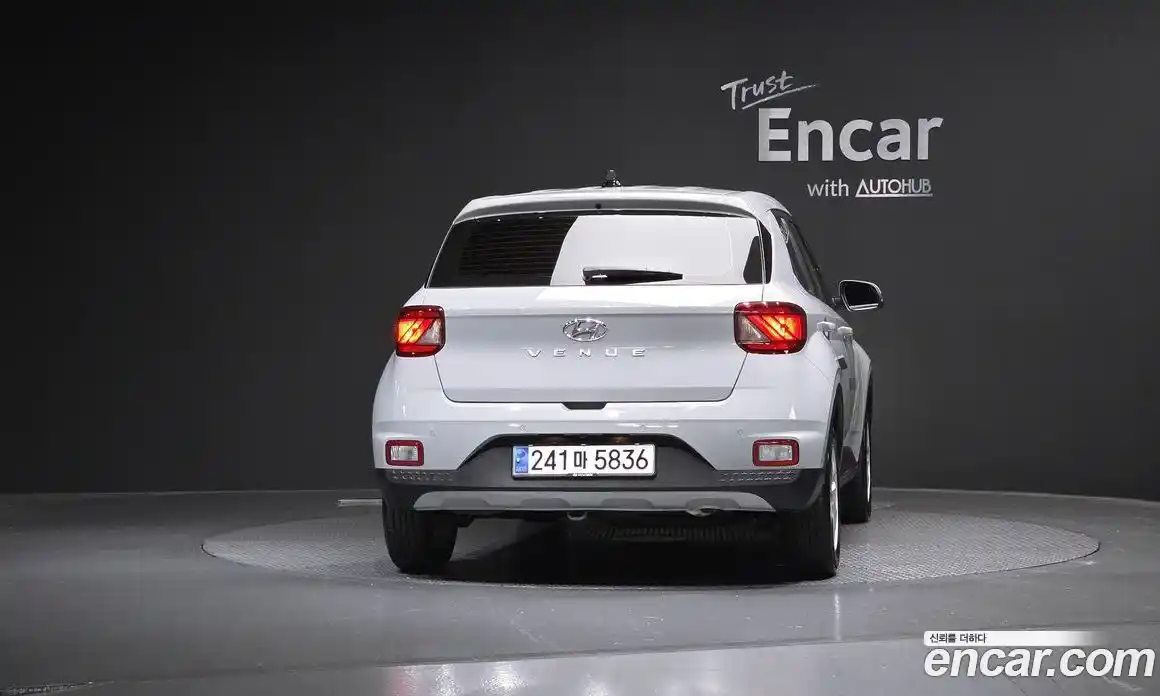 Hyundai Venue 2024 1.6 автомат (гидро), фото 4