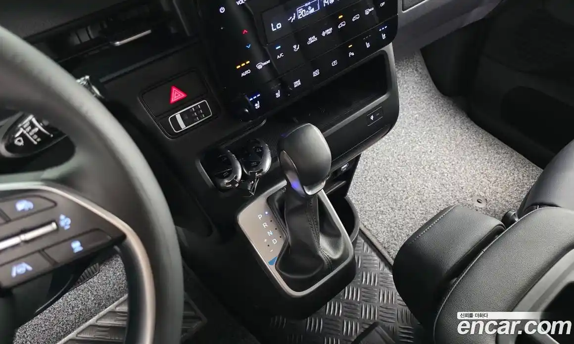 Hyundai Staria 2024 1.6 гидро, фото 12