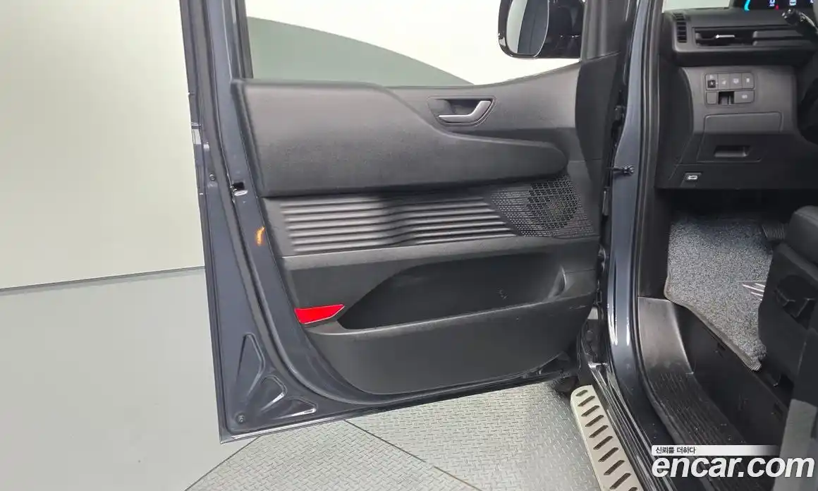 Hyundai Staria 2024 1.6 гидро, фото 14