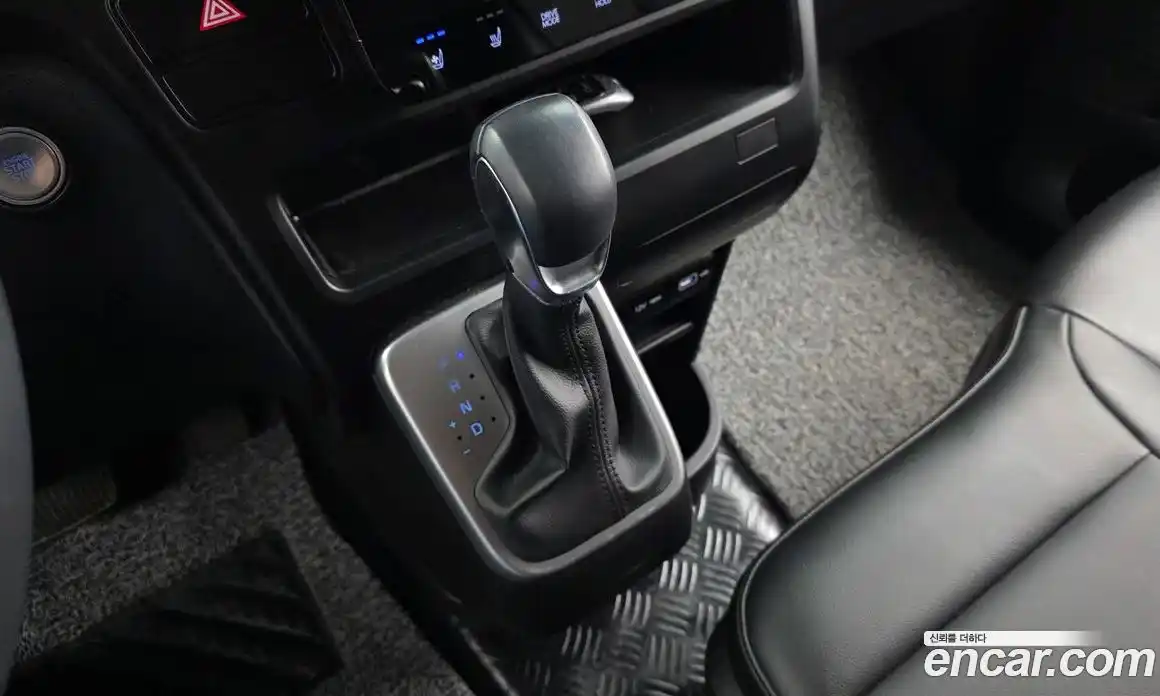 Hyundai Staria 2021 3.5 гидро, фото 12