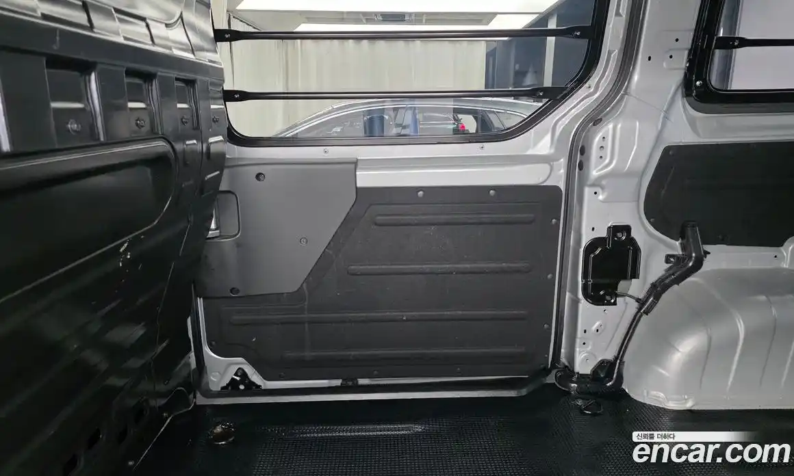 Hyundai Staria 2021 3.5 гидро, фото 15