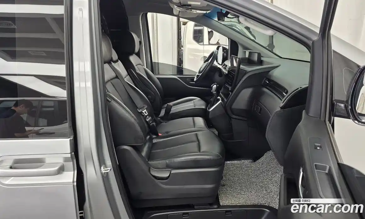 Hyundai Staria 2021 3.5 гидро, фото 17