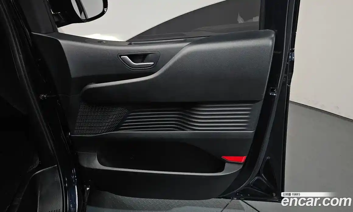 Hyundai Staria 2024 2.2 гидро, фото 15