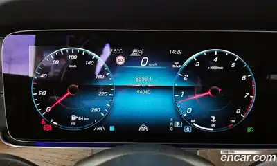 Mercedes-Benz E-Class 2022 2.0 автомат (гидро), миниатюра 11