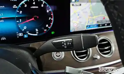 Mercedes-Benz E-Class 2022 2.0 автомат (гидро), миниатюра 12