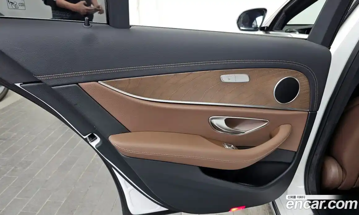 Mercedes-Benz E-Class 2022 2.0 автомат (гидро), фото 15