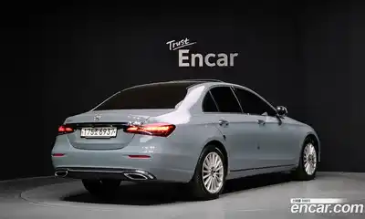 Mercedes-Benz E-Class 2022 2.0 автомат (гидро), миниатюра 2