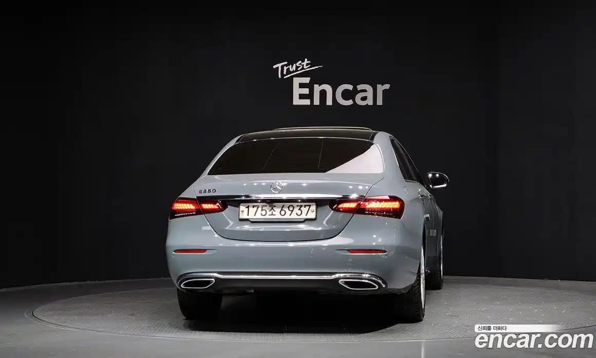 Mercedes-Benz E-Class 2022 2.0 автомат (гидро), фото 4