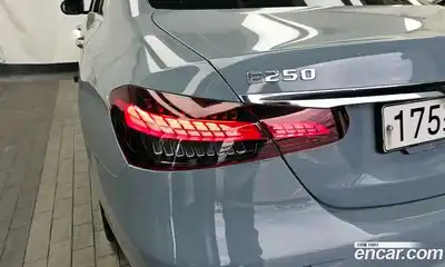 Mercedes-Benz E-Class 2022 2.0 автомат (гидро), миниатюра 9