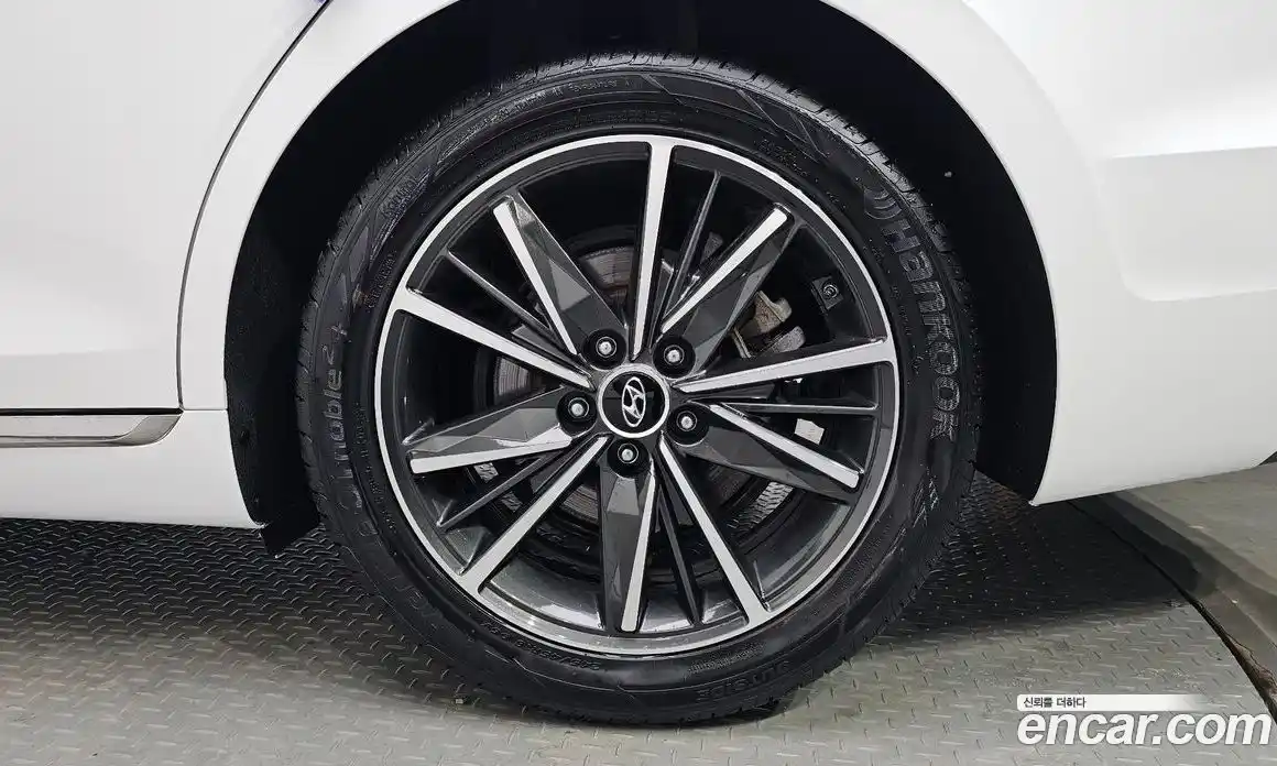 Hyundai Grandeur 2022 2.5 автомат (гидро), фото 6