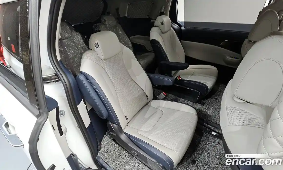 Kia Carnival 2024 1.6 автомат (гидро), фото 11