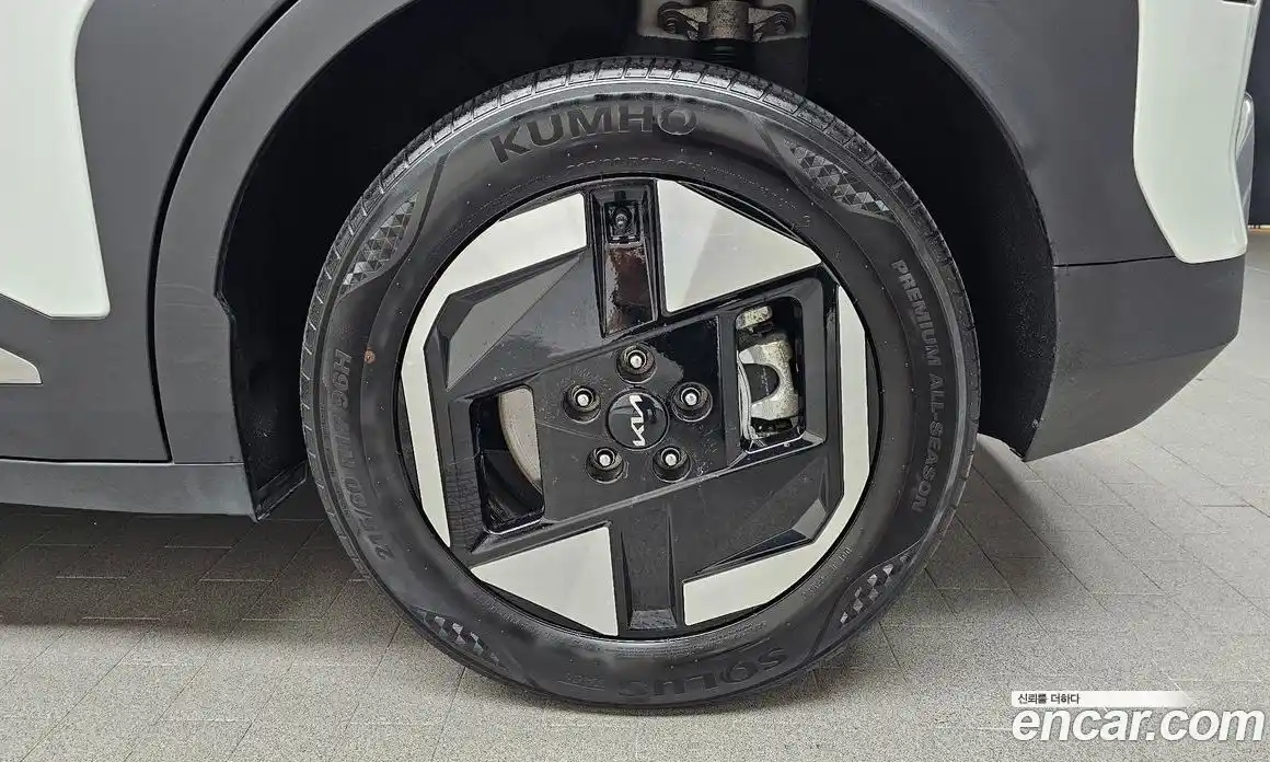 Kia EV3 2024 0.2 автомат (гидро), фото 7