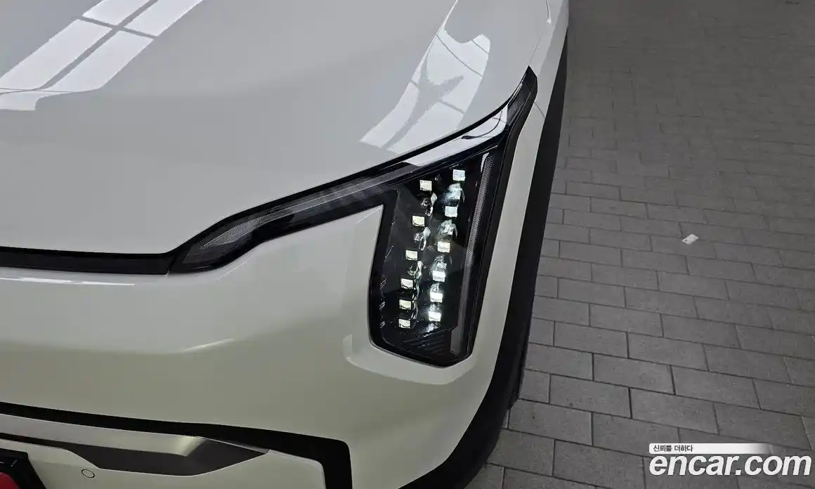 Kia EV3 2024 0.2 автомат (гидро), фото 8