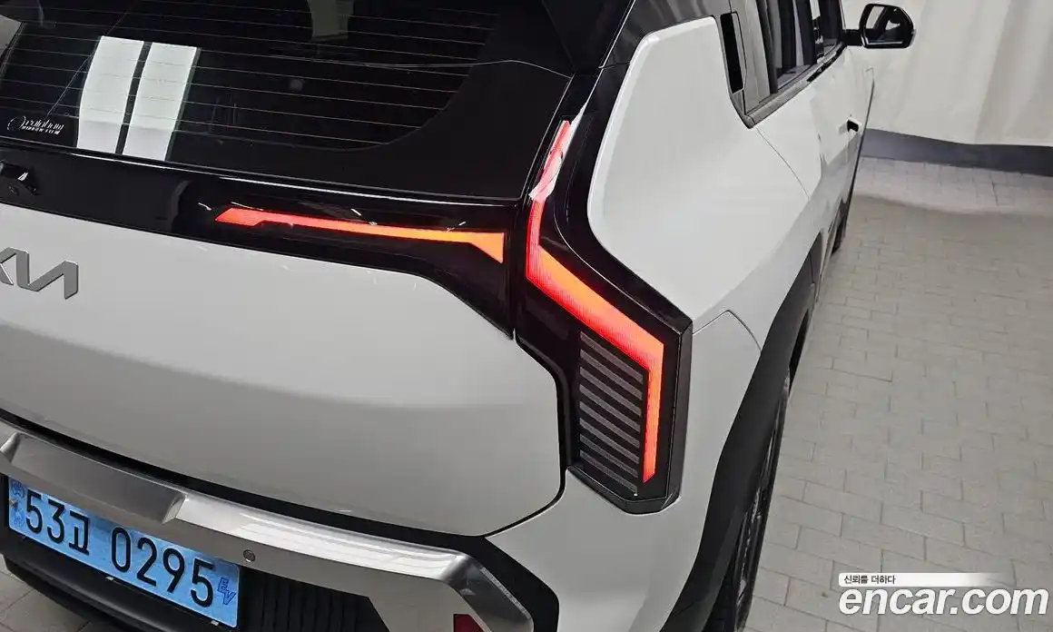 Kia EV3 2024 0.2 автомат (гидро), фото 9