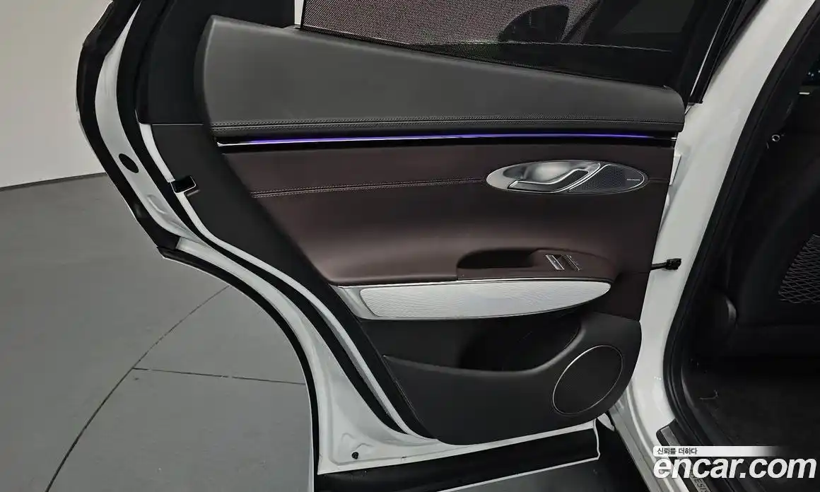 Genesis GV70 2024 2.5 гидро, фото 14