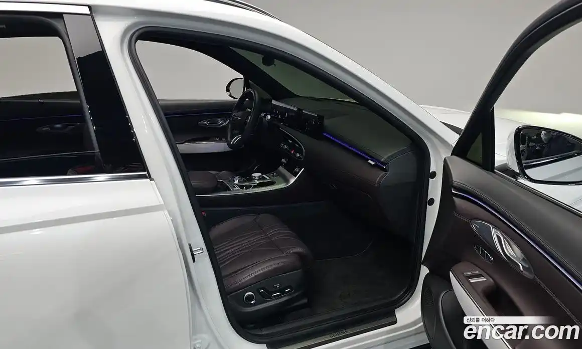 Genesis GV70 2024 2.5 гидро, фото 15