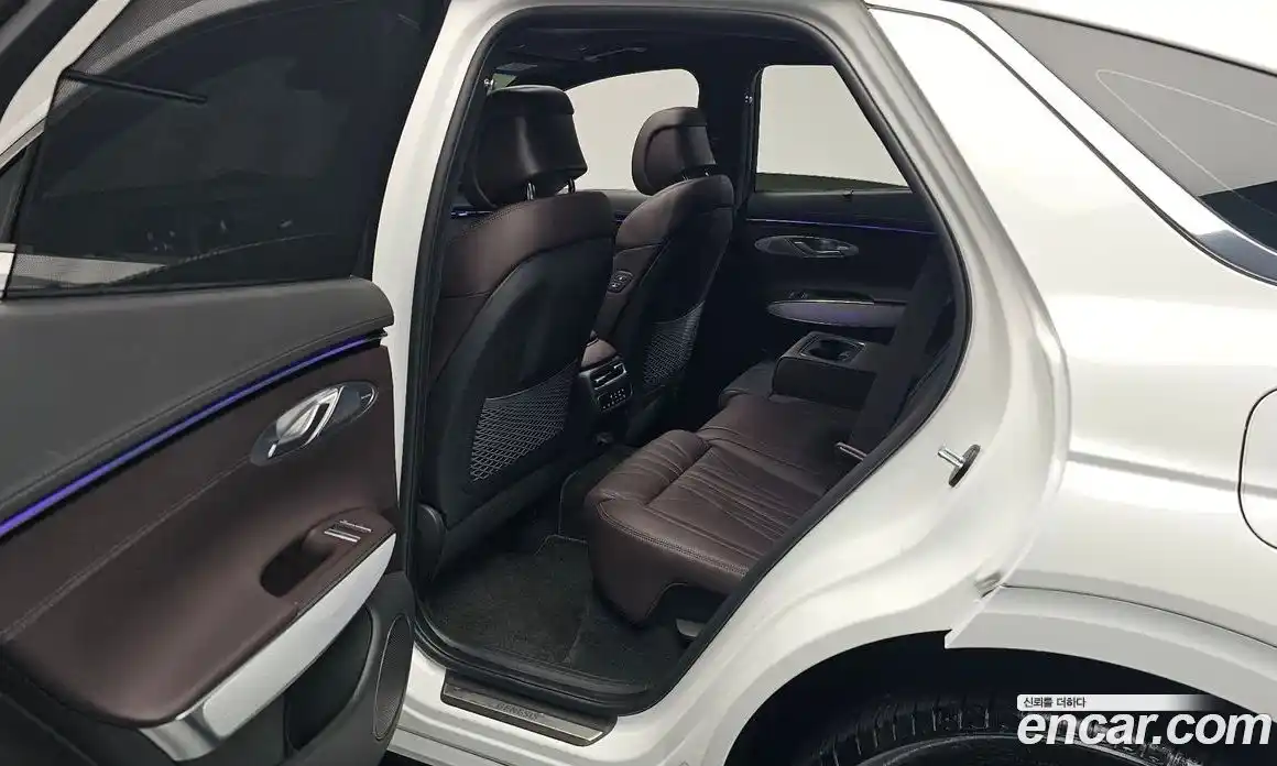 Genesis GV70 2024 2.5 гидро, фото 16
