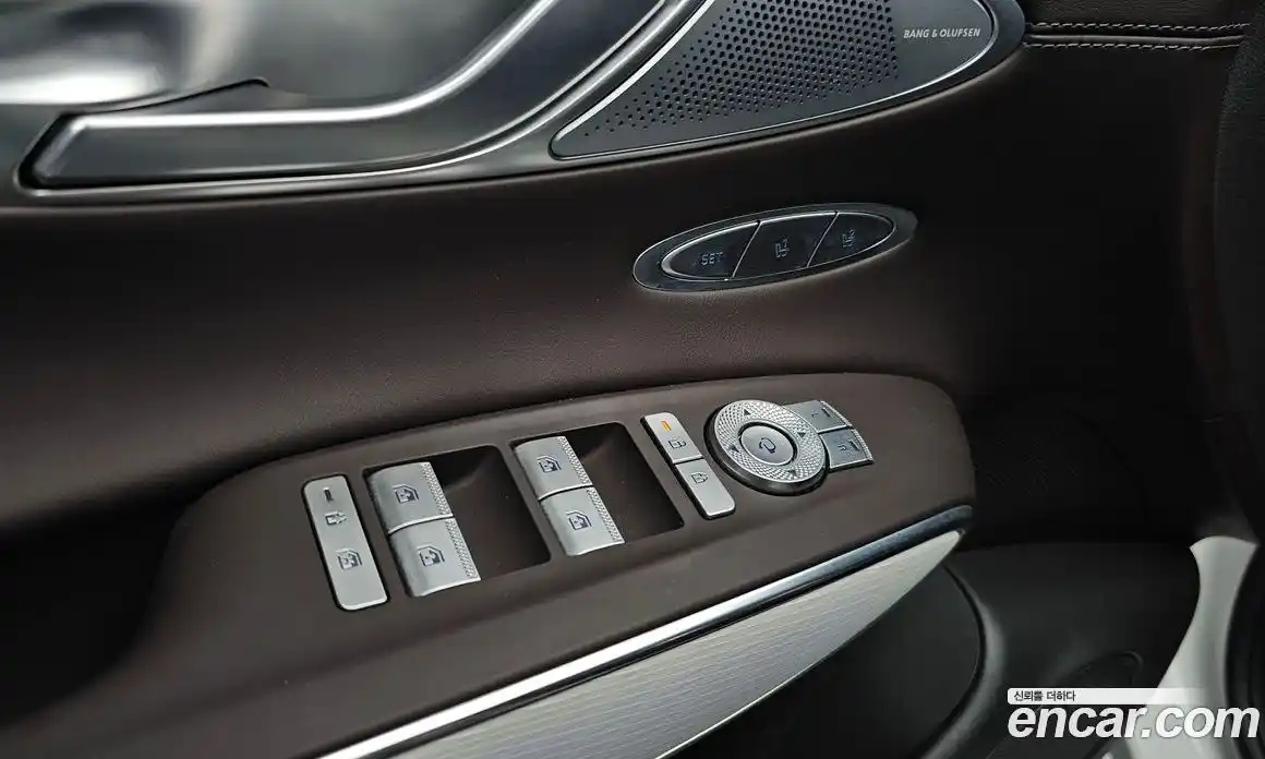 Genesis GV70 2024 2.5 гидро, фото 22