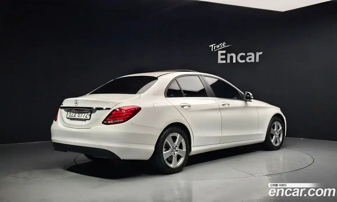 Mercedes-Benz C-Class 2016 2.0 гидро, фото 2