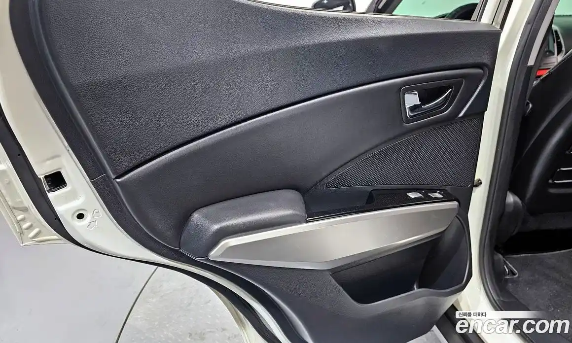 SsangYong TIBOLI 2015 1.6 автомат (гидро), фото 15